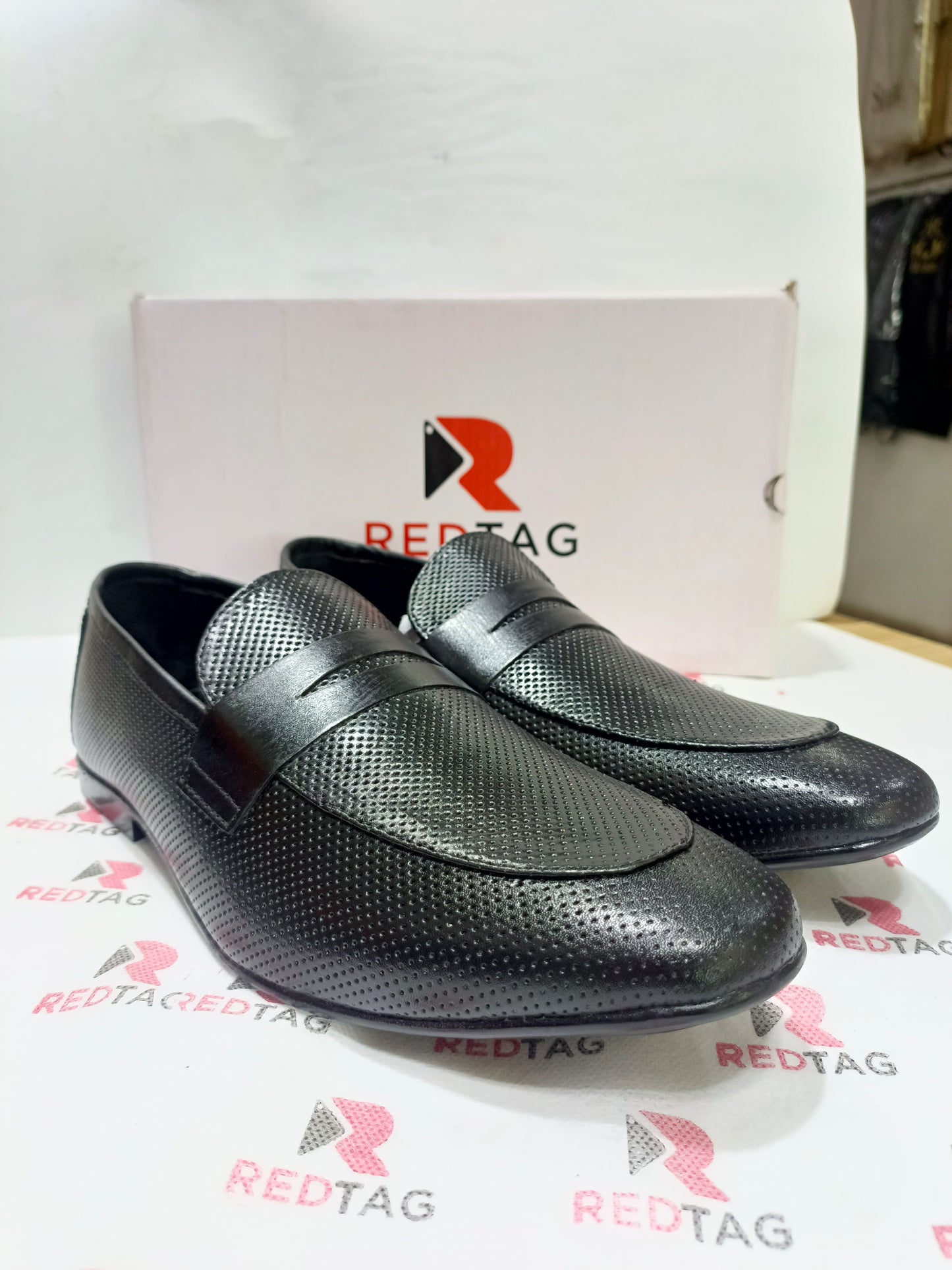 Duchini Men's Textured Slip-On Loafers